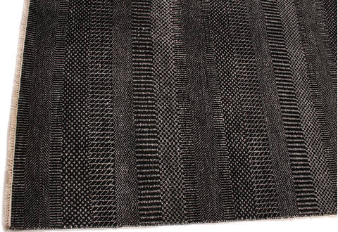 Modern Black Hand Knotted 81 X 100 Area Rug 254-112394 Image 4