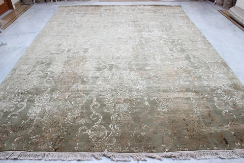 Modern Green Hand Knotted 90 X 121 Area Rug 905-112408 Image 2