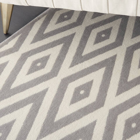 Nourison Grafix White 710 X 910 Area Rug 805-113370 Image 4