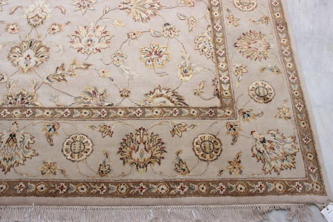 Jaipur White Hand Knotted 80 X 101 Area Rug 905-115811 Image 3