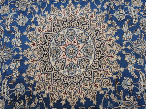 Nain Blue Hand Knotted 66 X 103 Area Rug 100-12046 Image 10