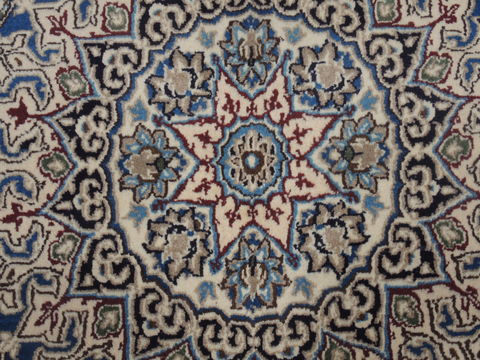 Nain Blue Hand Knotted 66 X 103 Area Rug 100-12046 Image 11