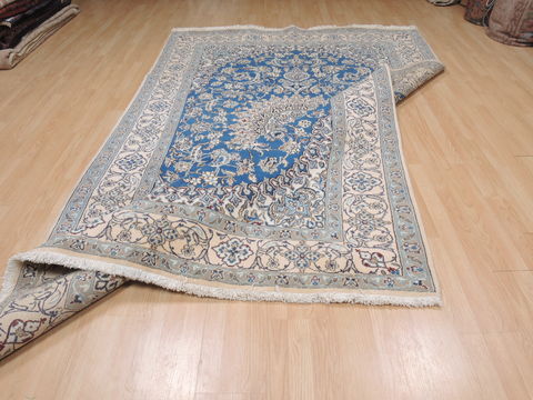 Nain Blue Hand Knotted 66 X 103 Area Rug 100-12046 Image 15