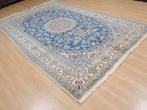 Nain Blue Hand Knotted 66 X 103 Area Rug 100-12046 Image 6