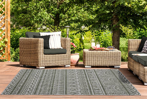 United Weavers Augusta Green 70 X 100 Area Rug 3900 10145 912 806-123344 Image 1