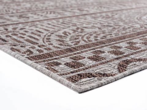 United Weavers Augusta Brown 50 X 70 Area Rug 3900 10150 69 806-123345 Image 2
