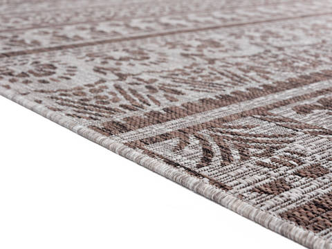 United Weavers Augusta Brown 50 X 70 Area Rug 3900 10150 69 806-123345 Image 4