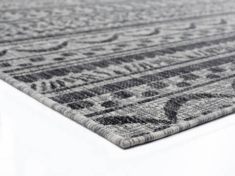 United Weavers Augusta Black 70 X 100 Area Rug 3900 10170 912 806-123352 Image 2