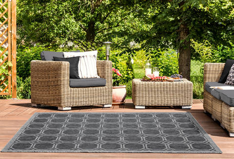 United Weavers Augusta Black 50 X 70 Area Rug 3900 10670 69 806-123389 Image 1