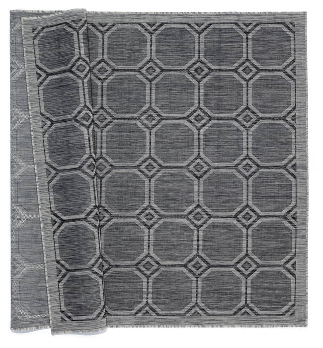 United Weavers Augusta Black 50 X 70 Area Rug 3900 10670 69 806-123389 Image 3
