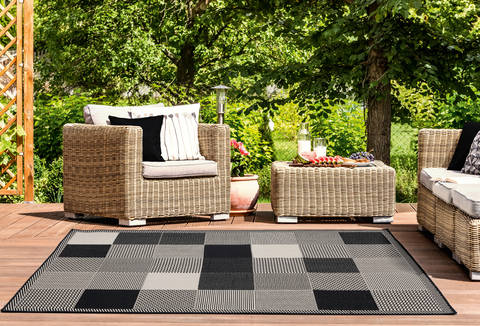 United Weavers Augusta Black 50 X 70 Area Rug 3900 10770 69 806-123397 Image 1
