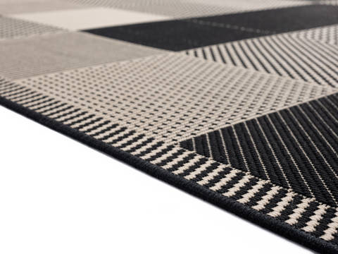 United Weavers Augusta Black 50 X 70 Area Rug 3900 10770 69 806-123397 Image 4