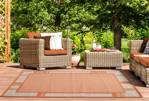 United Weavers Augusta Brown 50 X 70 Area Rug 3900 10829 69 806-123399 Image 1