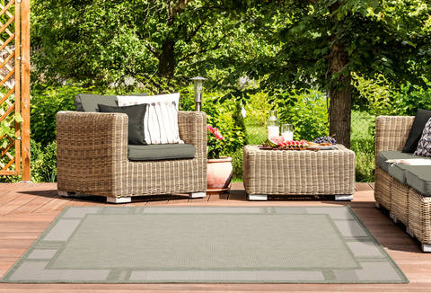 United Weavers Augusta Green 50 X 70 Area Rug 3900 10845 69 806-123401 Image 1