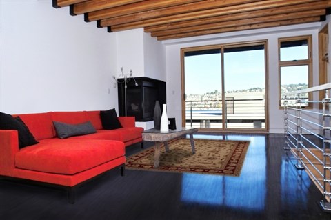 Pishavar Beige Hand Knotted 68 X 100  Area Rug 251-13820 Image 5