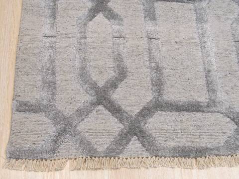 Grey Hand Knotted 40 X 60 Area Rug 834-131145 Image 1