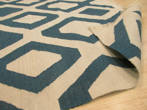 Kilim Beige Hand Made 50 X 80 Area Rug 834-131174 Image 2