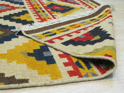 Kilim Beige Hand Woven 80 X 100 Area Rug 834-131745 Image 2