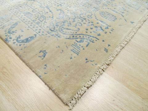 Modern-Contemporary Beige Hand Knotted 92 X 119 Area Rug 834-131916 Image 1
