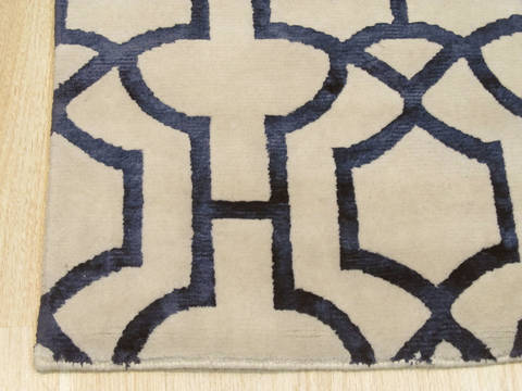 Tibetan Beige Hand Knotted 50 X 80 Area Rug 834-132020 Image 1