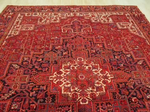 Heriz Red Hand Knotted 102 X 129 Area Rug 834-132242 Image 2