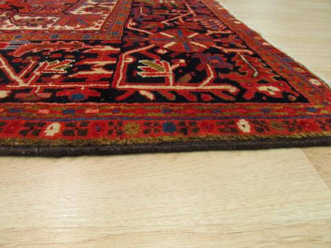 Heriz Red Hand Knotted 102 X 129 Area Rug 834-132242 Image 4