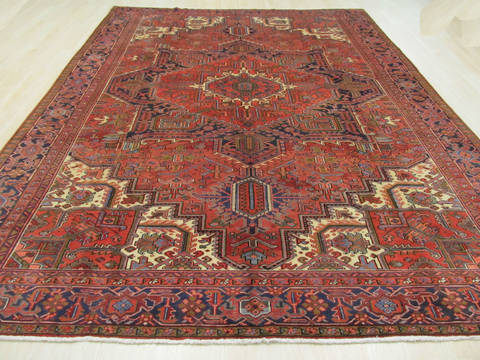 Heriz Red Hand Knotted 98 X 131 Area Rug 834-132246 Image 3