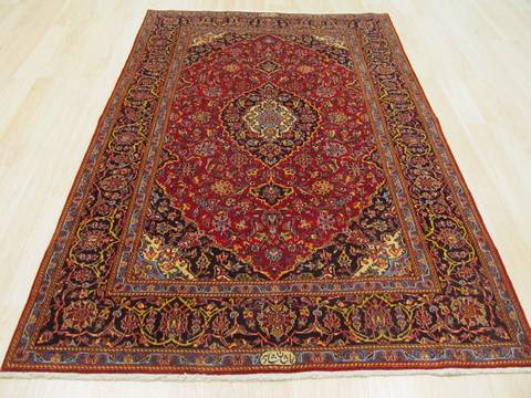 Kashan Red Hand Knotted 49 X 71 Area Rug 834-132295 Image 3