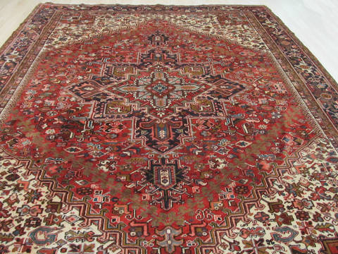 Heriz Red Hand Knotted 103 X 128 Area Rug 834-132306 Image 2