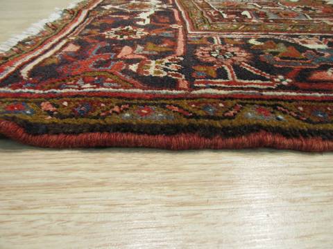 Heriz Red Hand Knotted 103 X 128 Area Rug 834-132306 Image 3