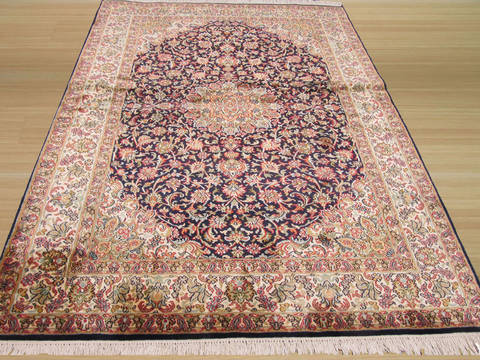 Kashmir Red Hand Knotted 41 X 61 Area Rug 834-132388 Image 2