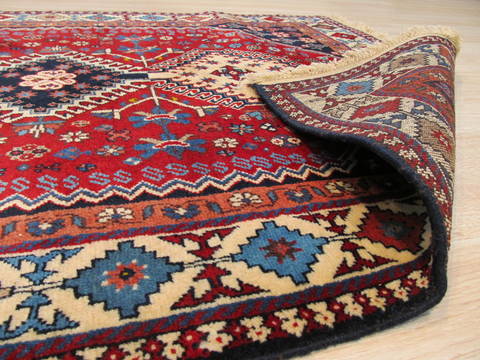Yalameh Red Hand Knotted 35 X 49 Area Rug 834-132430 Image 2