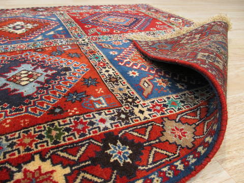 Yalameh Red Hand Knotted 34 X 411 Area Rug 834-132436 Image 2