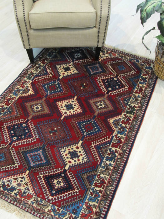 Yalameh Red Hand Knotted 37 X 53 Area Rug 834-132441 Image 3