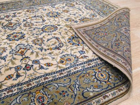 Kashan Red Hand Knotted 47 X 73 Area Rug 834-132499 Image 2