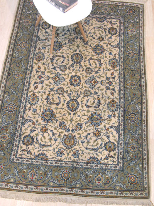 Kashan Red Hand Knotted 47 X 73 Area Rug 834-132499 Image 3