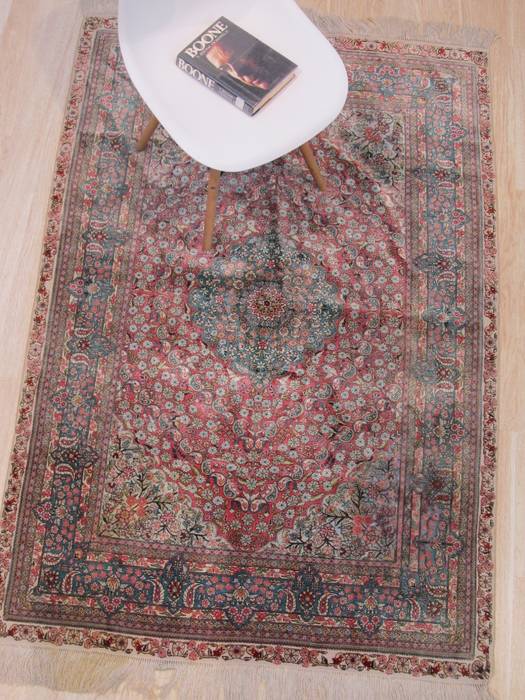 Sarouk Blue Hand Knotted 45 X 73 Area Rug 834-132500 Image 3