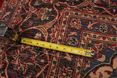 Kashan Red Hand Knotted 66 X 118 Area Rug 301-135802 Image 3