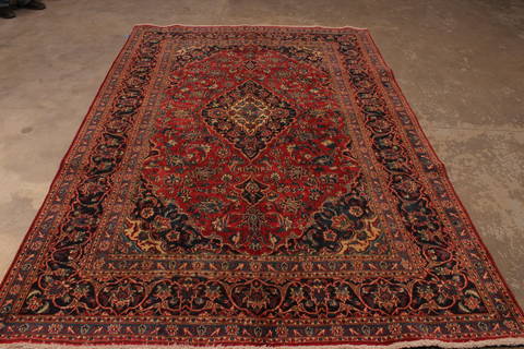 Kashan Red Hand Knotted 66 X 118 Area Rug 301-135802 Image 5