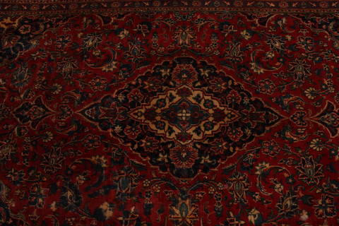 Kashan Red Hand Knotted 66 X 118 Area Rug 301-135802 Image 6