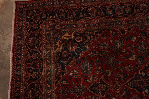 Kashan Red Hand Knotted 66 X 118 Area Rug 301-135802 Image 7