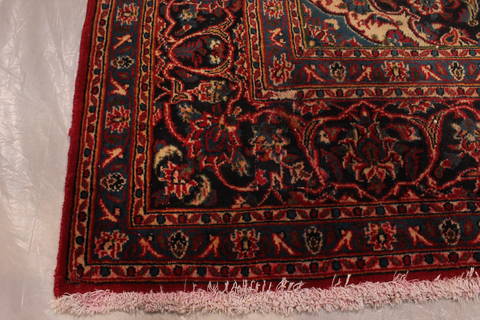 Shiraz Red Hand Knotted 66 X 87 Area Rug 301-135836 Image 3