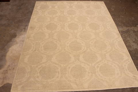 Pishavar Beige Hand Knotted 84 X 114 Area Rug 301-135874 Image 2