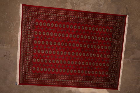 Bokhara Red Hand Knotted 91 X 120 Area Rug 301-135892 Image 7