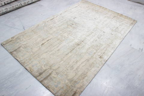 Modern Beige Hand Knotted 50 X 711 Area Rug 905-136156 Image 1
