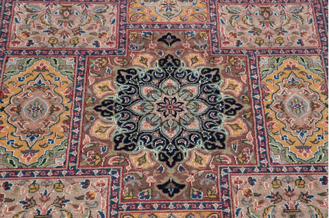 Pak-Persian Red Hand Knotted 41 X 61 Area Rug 700-136182 Image 2