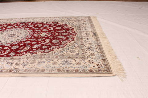 Nain White Hand Knotted 43 X 64 Area Rug 254-136204 Image 8