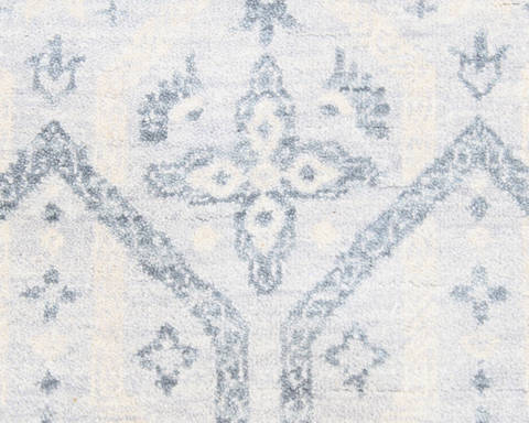 Modern Grey Hand Knotted 81 X 103 Area Rug 904-136247 Image 4
