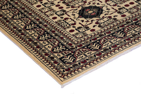 Khan Mohammadi White Hand Knotted 57 X 73 Area Rug 700-136389 Image 4