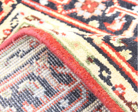 Heriz Multicolor Hand Knotted 30 X 50 Area Rug 904-136477 Image 4